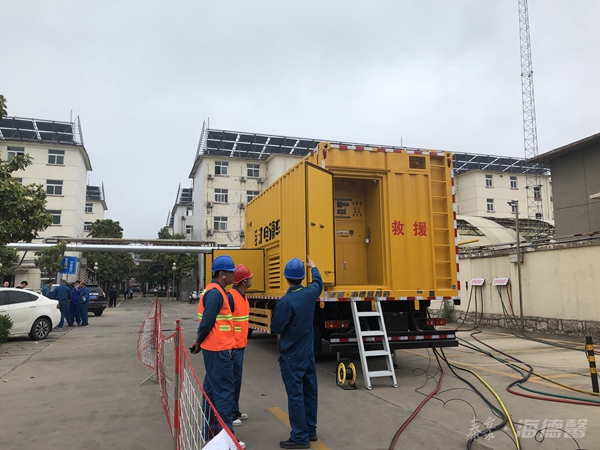 矿用保电超强CP-逆功率吸收车+中压电源车2.jpg