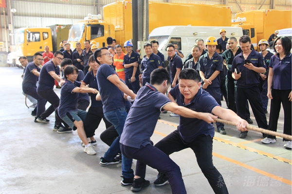 泰豪·拉斯维加斯3499官网2021年“聚力杯”拔河角逐03_副本.jpg 泰豪·拉斯维加斯3499官网2021年“聚力杯”拔河角逐03_副本.jpg